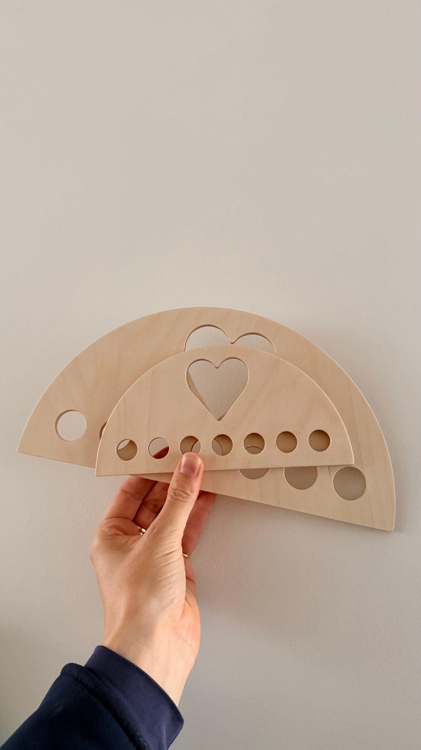 Houten speeldoeken display klein - Hartje