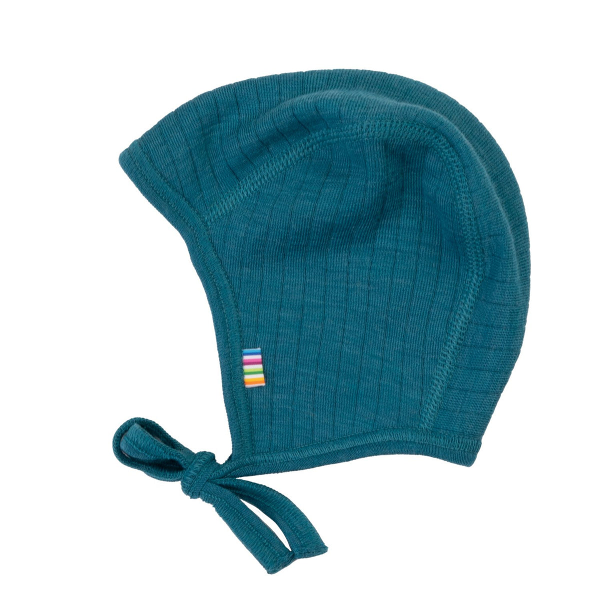 Joha wollen mutsje Azure Blue met bindkoordjes, vooraanzicht tegen witte achtergrond