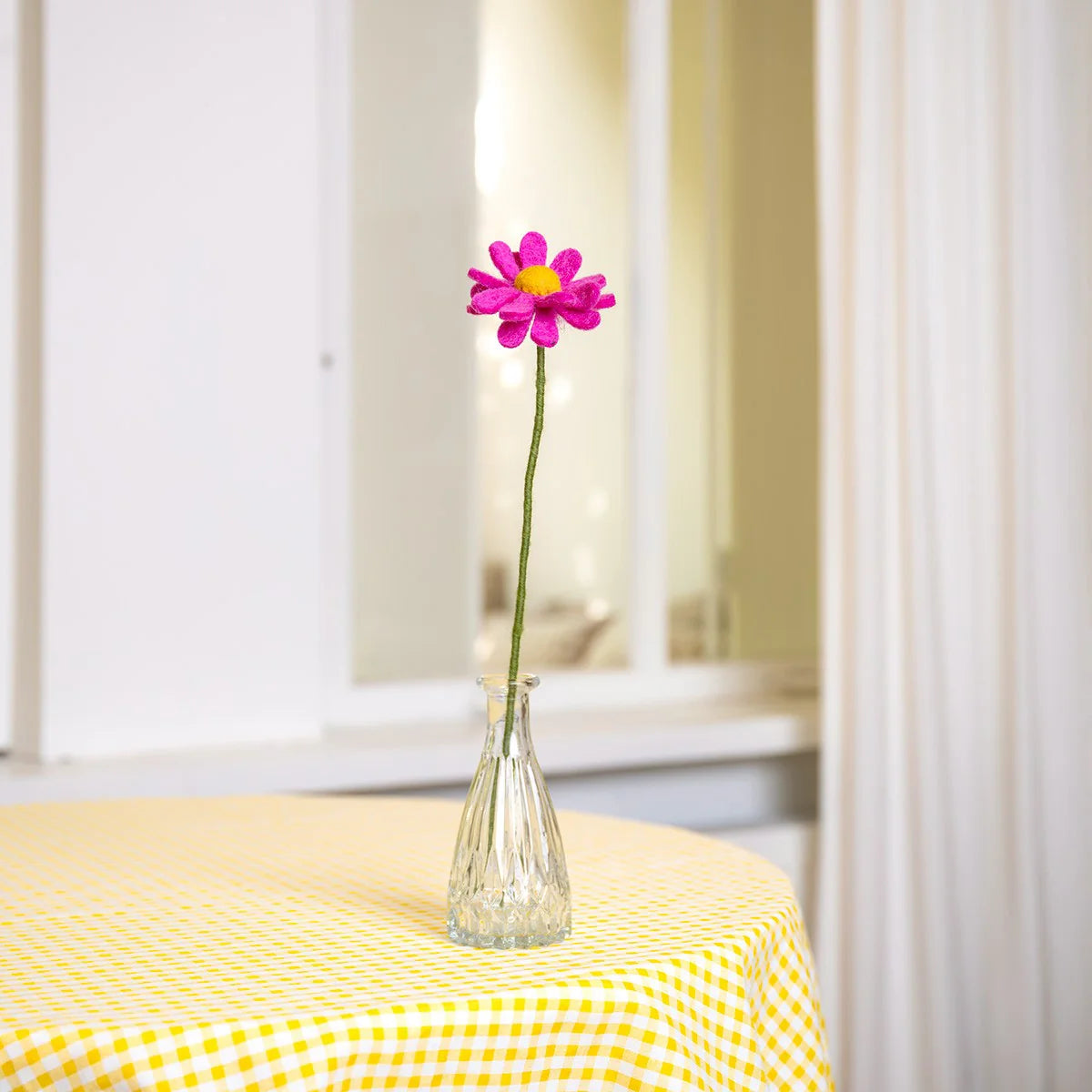 Bloem van wolvilt - Margrietje fuchsia