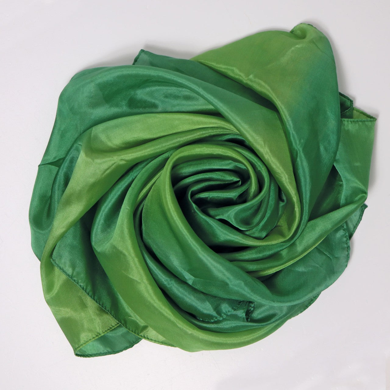 Sarah's Silks | speelzijde | 86x86cm | forest