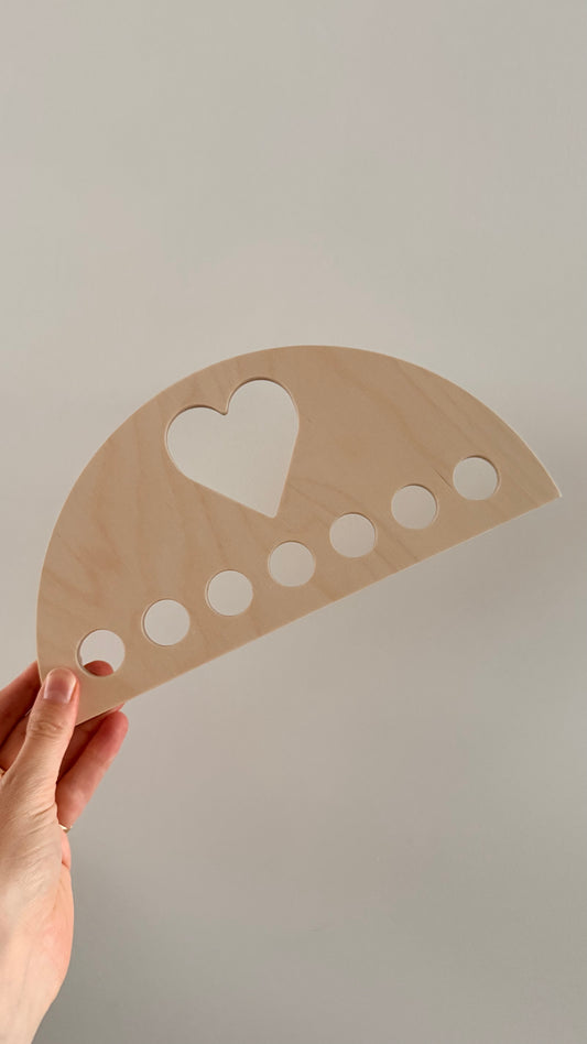 Houten speeldoeken display groot - Hartje