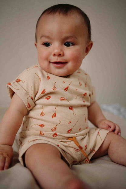 Shirtje beige met vliegers - Riffle Amsterdam - Juul - maat 62