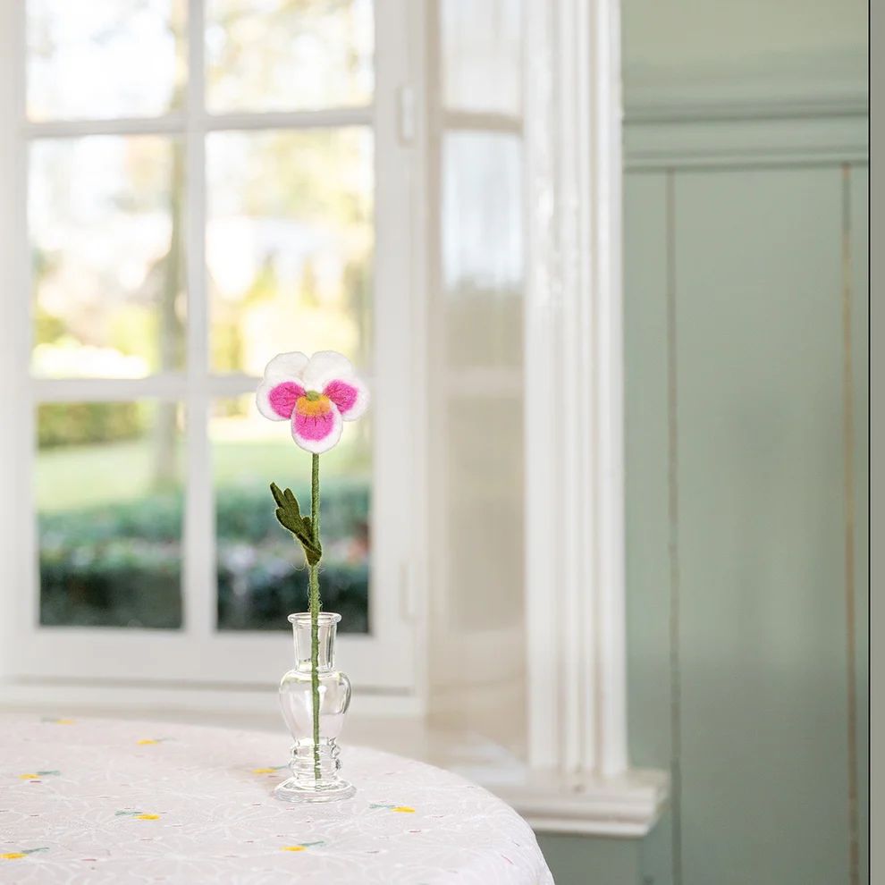 Bloem van wolvilt – Viooltje – Wit met Roze