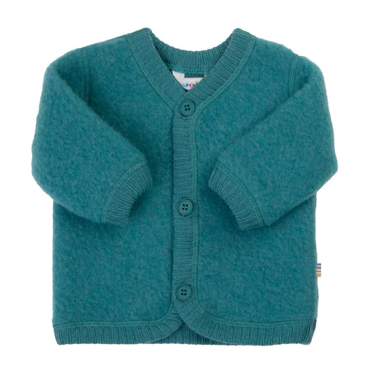 Joha wollen fleece vestje in azure blauw, volledig uitgespreid vanaf voorkant met zichtbare knopen en ribgebreide afwerkingen