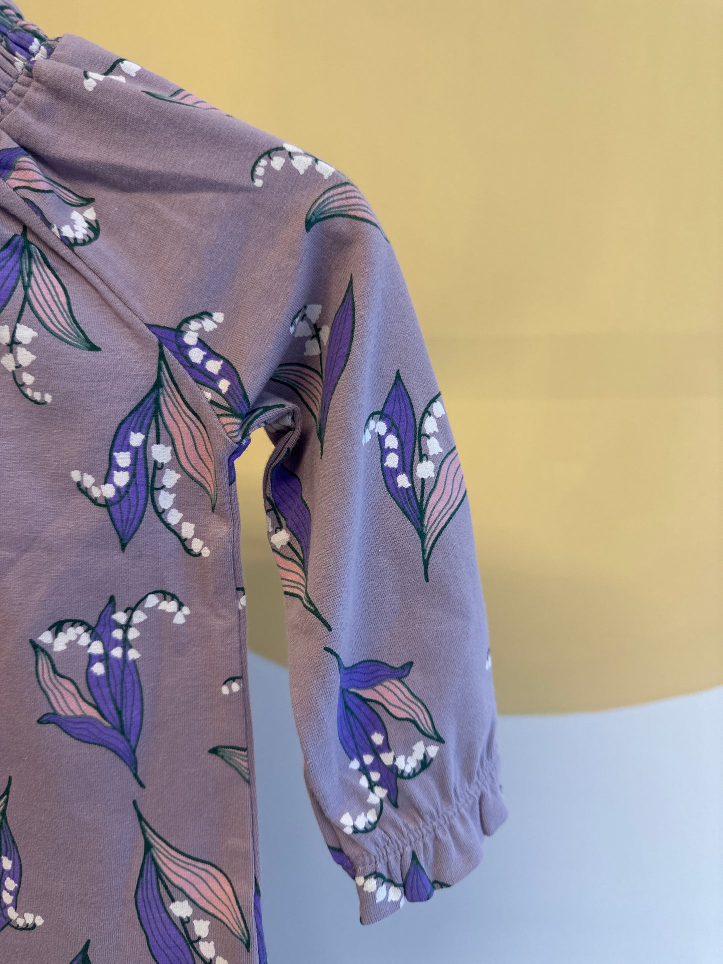 Jurk Noppies paars met bloemen (biologisch katoen)
