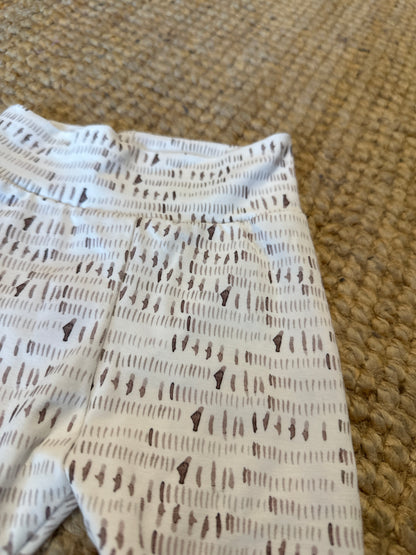 Newborn broekje maat 56 bruine streepjes