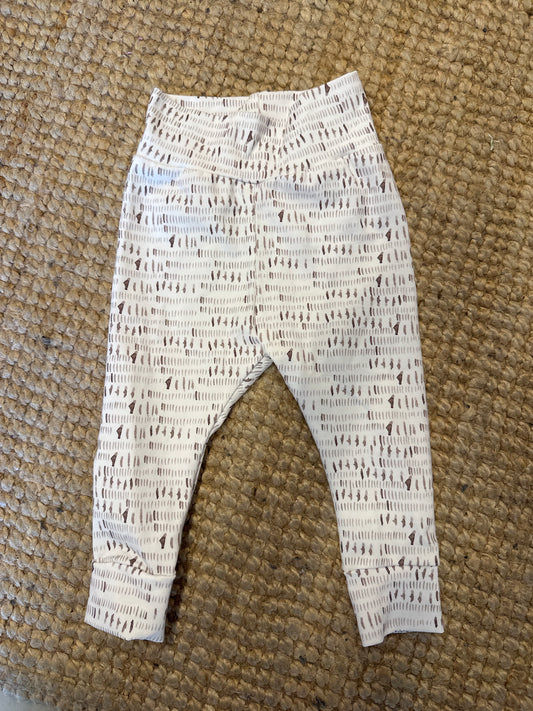 Newborn broekje maat 68 bruine streepjes