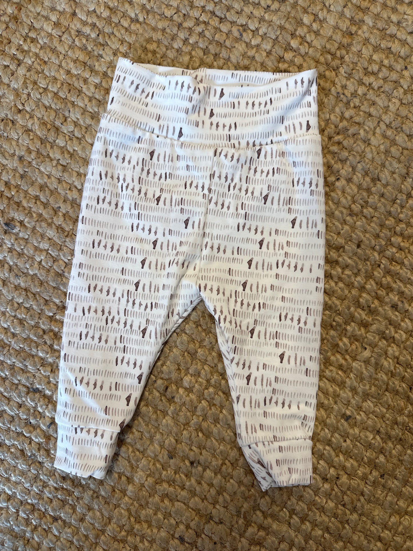 Newborn broekje maat 56 bruine streepjes