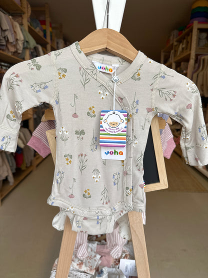 Joha overslag romper beige met bloemen bamboe