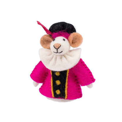 Pietermuis vingerpopje muis in fuchsia, frontal portret met kostuum en feestmuts op wit.