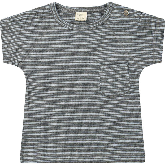 Riffle Amsterdam gestreept t-shirt, plat uitgelegd tegen witte achtergrond, maat 62/3 mnd