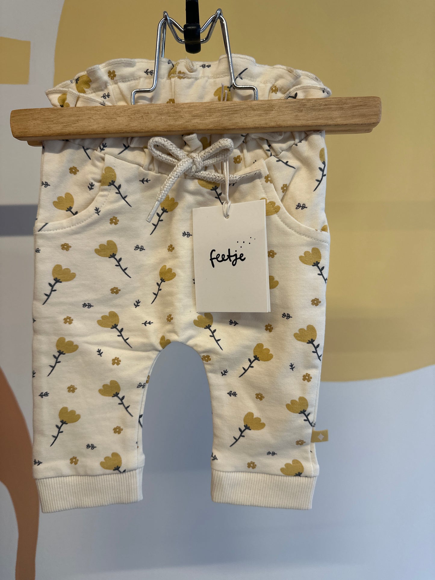 Broekje met bloemetjes Feetje biologisch katoen