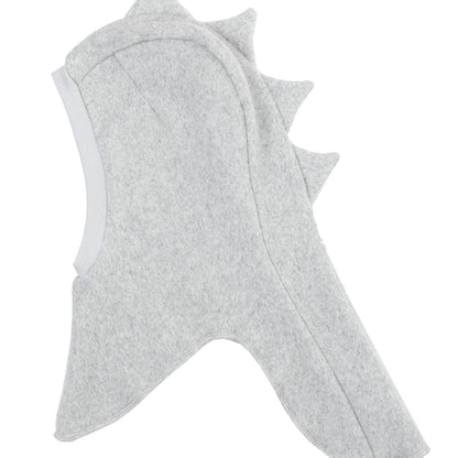 Wooly Organic balaclava dino in lichtgrijs, uitgespreid van boven gezien met duidelijk zichtbare dinosaurusspikes