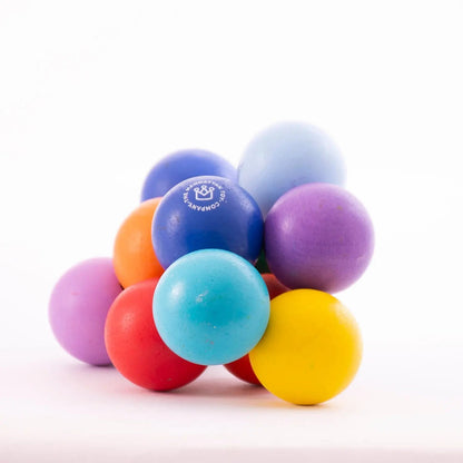 Manhattan Toy Classic Baby Beads - kleurrijke sensorische kralen in groepering van bovenaf gezien