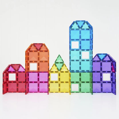 Connetix magnetische tegels - zes kleurrijke huisjes in opstijgende hoogte van links naar rechts