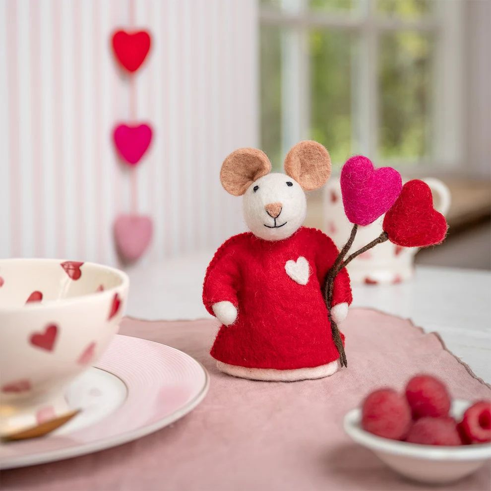 Decoratie muis van wolvilt - Love is in the air