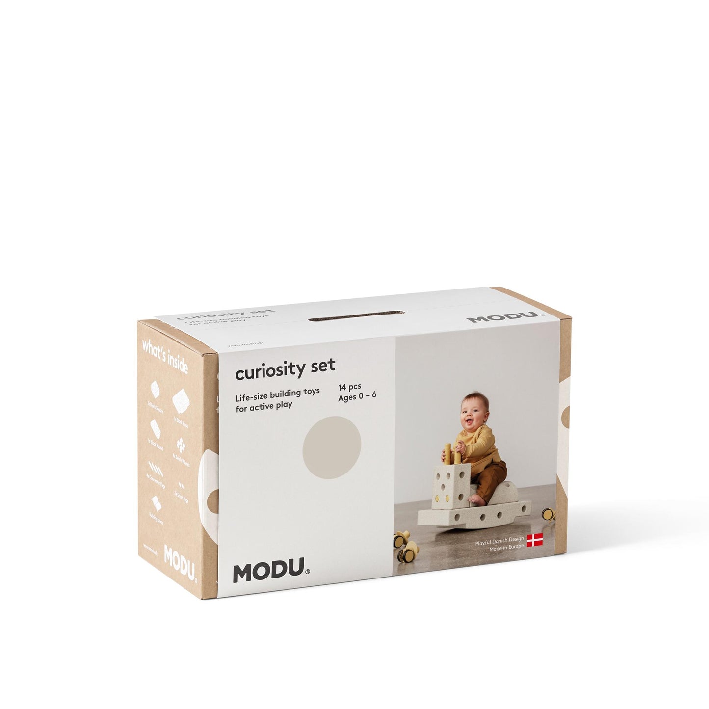 MODU Curiosity Set bouwspeelgoed verpakking met foto van peuter spelend met houten blokken, vooraanzicht tegen witte achtergrond