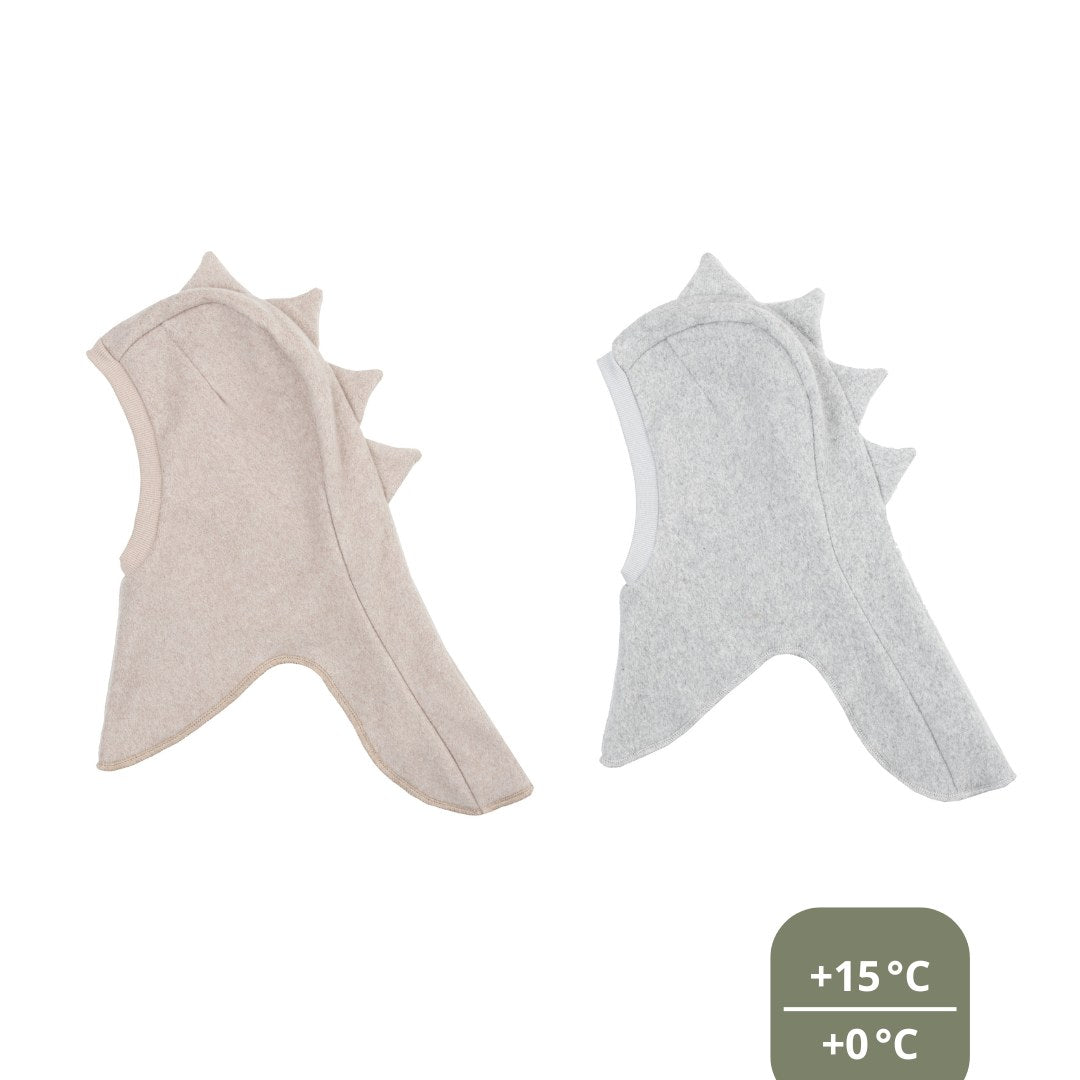 Nomenklatura Dino balaclava in twee kleuren: licht taupe en grijs, vooraanzicht met speelse dino-details op de schouders