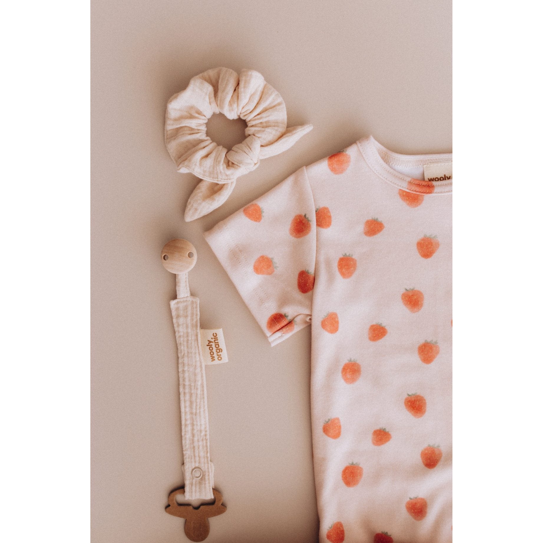 Wooly Organic Overslag Romper Korte Mouw - Biologisch Katoen - Strawberry Spark