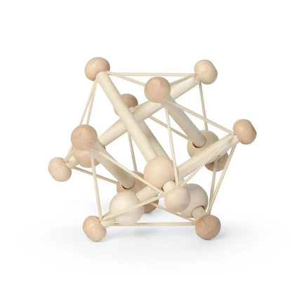 Manhattan Toy Skwish Natural rammelaar - houten grijpspeelgoed met elastische snaren in driedimensionaal perspectief