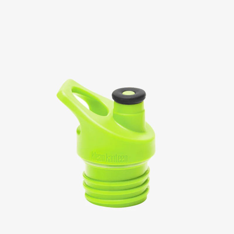 Klean Kanteen Sport Cap 3.0 dop in helder groen met zwart ventiel, schuin tegen lichte achtergrond.