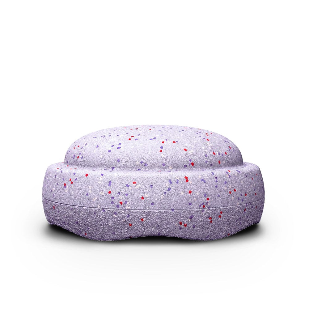 Stapelstein Original balansblok in lavendel met gekleurde stippen, vooraanzicht op neutrale achtergrond