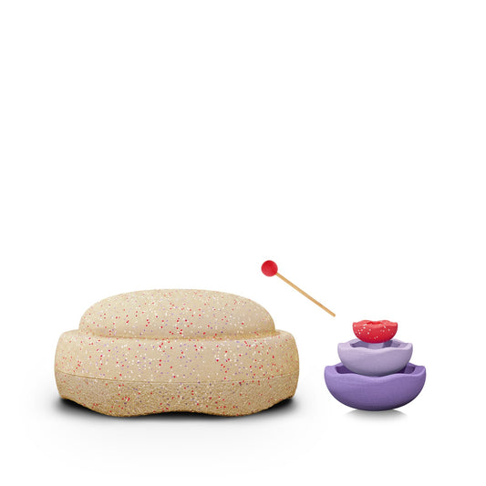Stapelstein water play set met beige stapelsteen en paarse nesting bowls met rood accent, volledig overzicht.