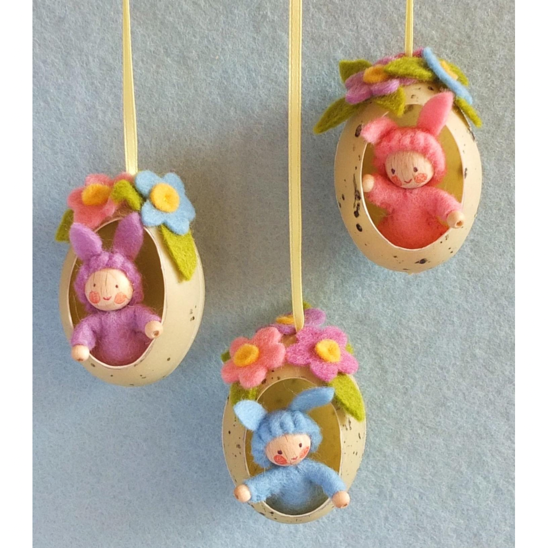 Atelier Pippilotta drie paashaasjes in een ei